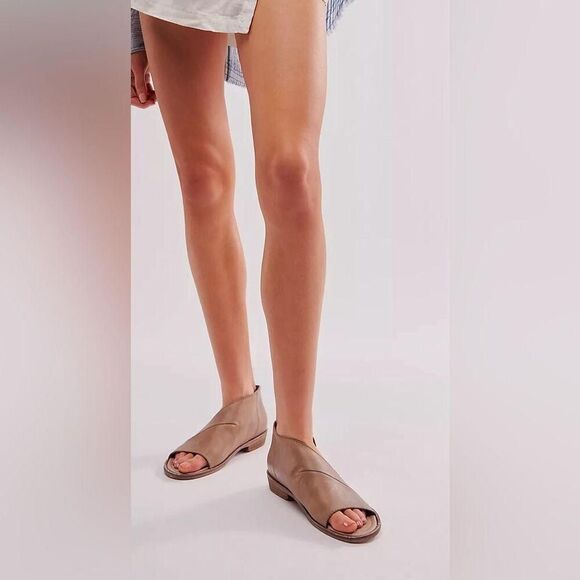 FREE PEOPLE 'Mont Blanc' Asymmetrical Sandals Size 36(5.5M) - Picture 2 of 7